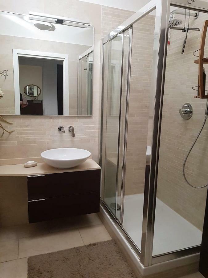 8 Via Giuseppe Vigoni Apartment